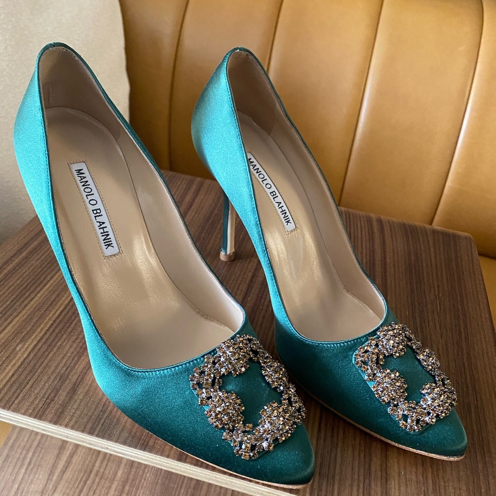 NEVER WORN - Manolo Blahnik Dark Green Hangisi 105mm Satin Pumps w Gold Buckle